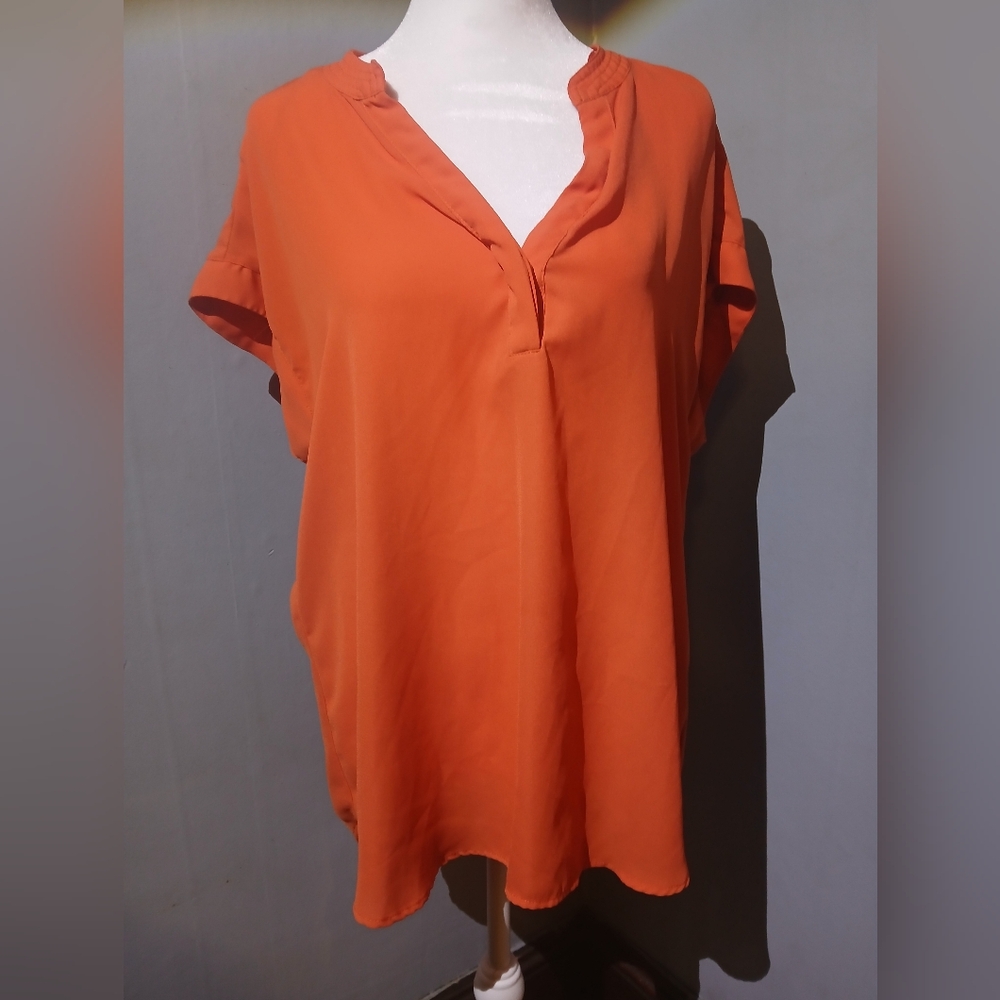 Cynthia Steffe Vibrant Orange V‑Neck Short Sleeve Blouse – Size L